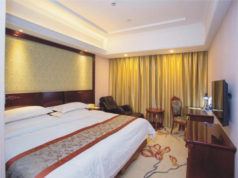Hotel Vienna Classic Hoingqiao National Exhibition Centre Xujing 3*